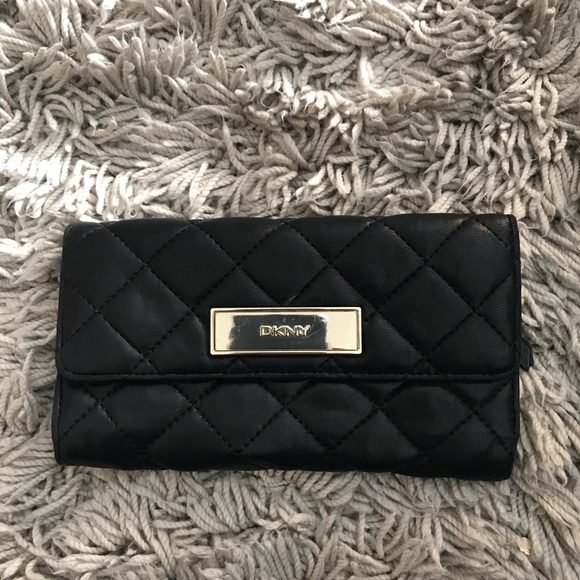 DKNY wallet (black) 🖤 - Picture 1 of 3